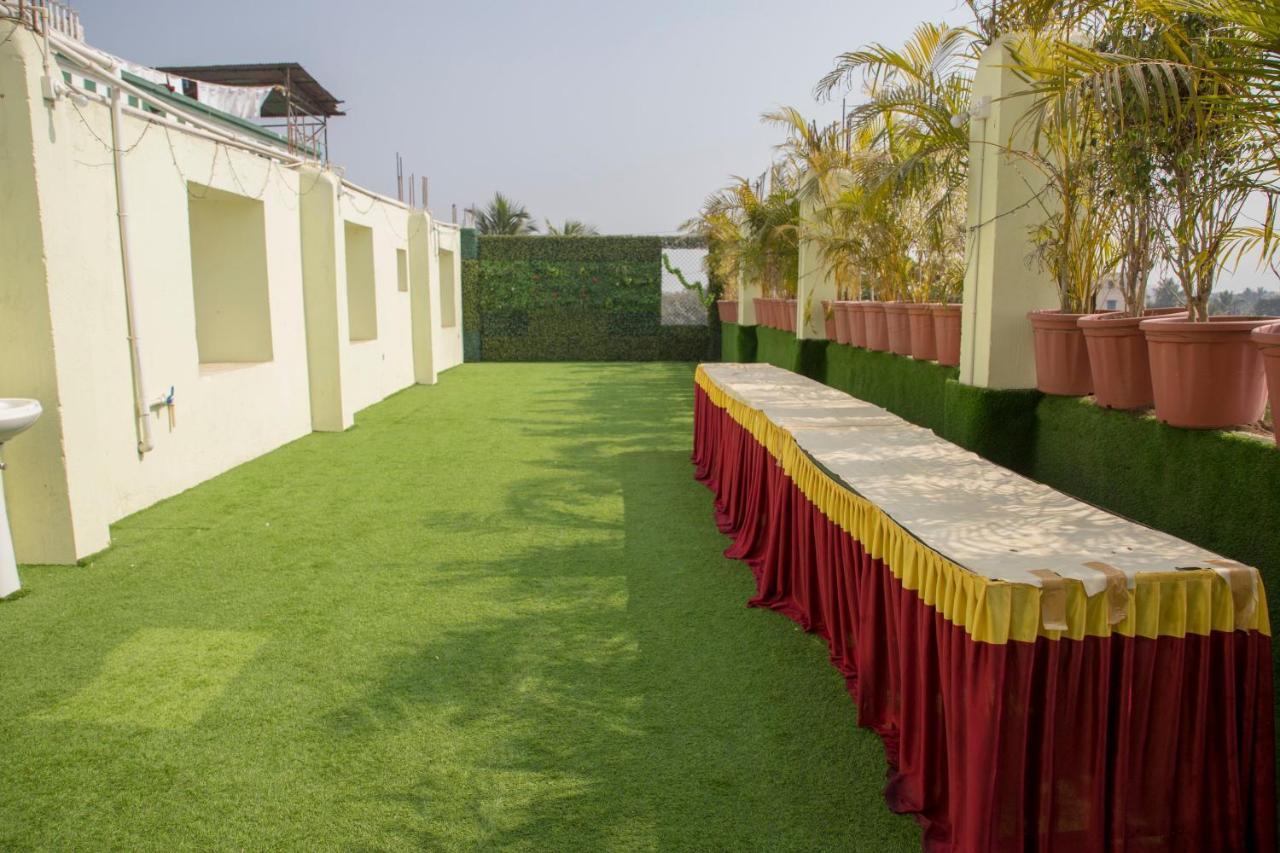 Oyo 11346 Hotel Tazz Odisha Bhubaneswar Exterior foto