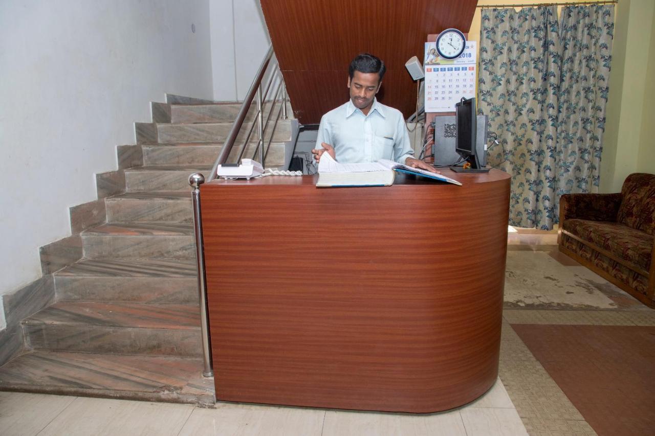 Oyo 11346 Hotel Tazz Odisha Bhubaneswar Exterior foto