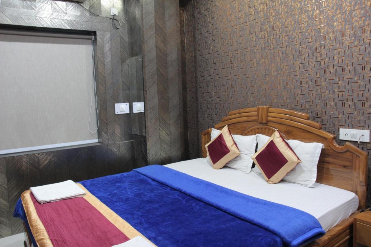 Oyo 11346 Hotel Tazz Odisha Bhubaneswar Exterior foto