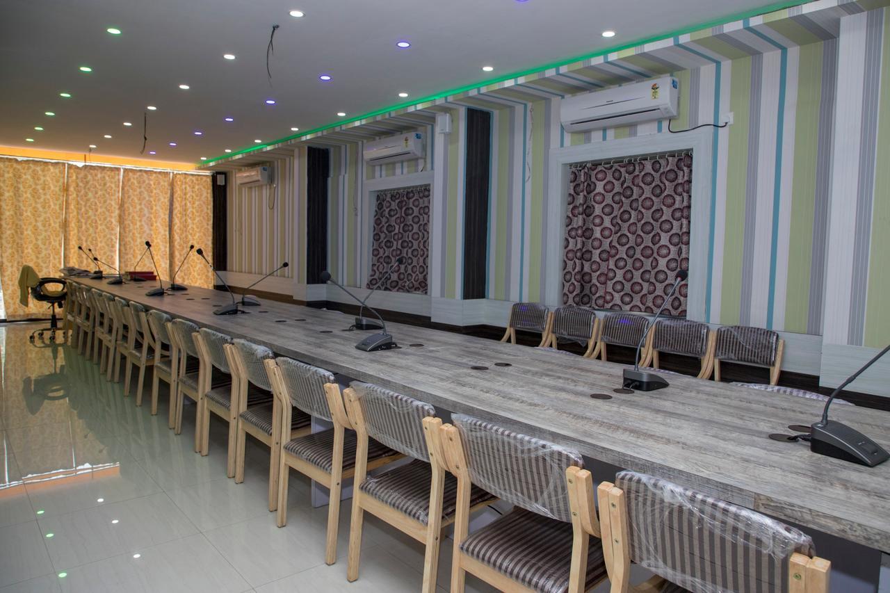 Oyo 11346 Hotel Tazz Odisha Bhubaneswar Exterior foto