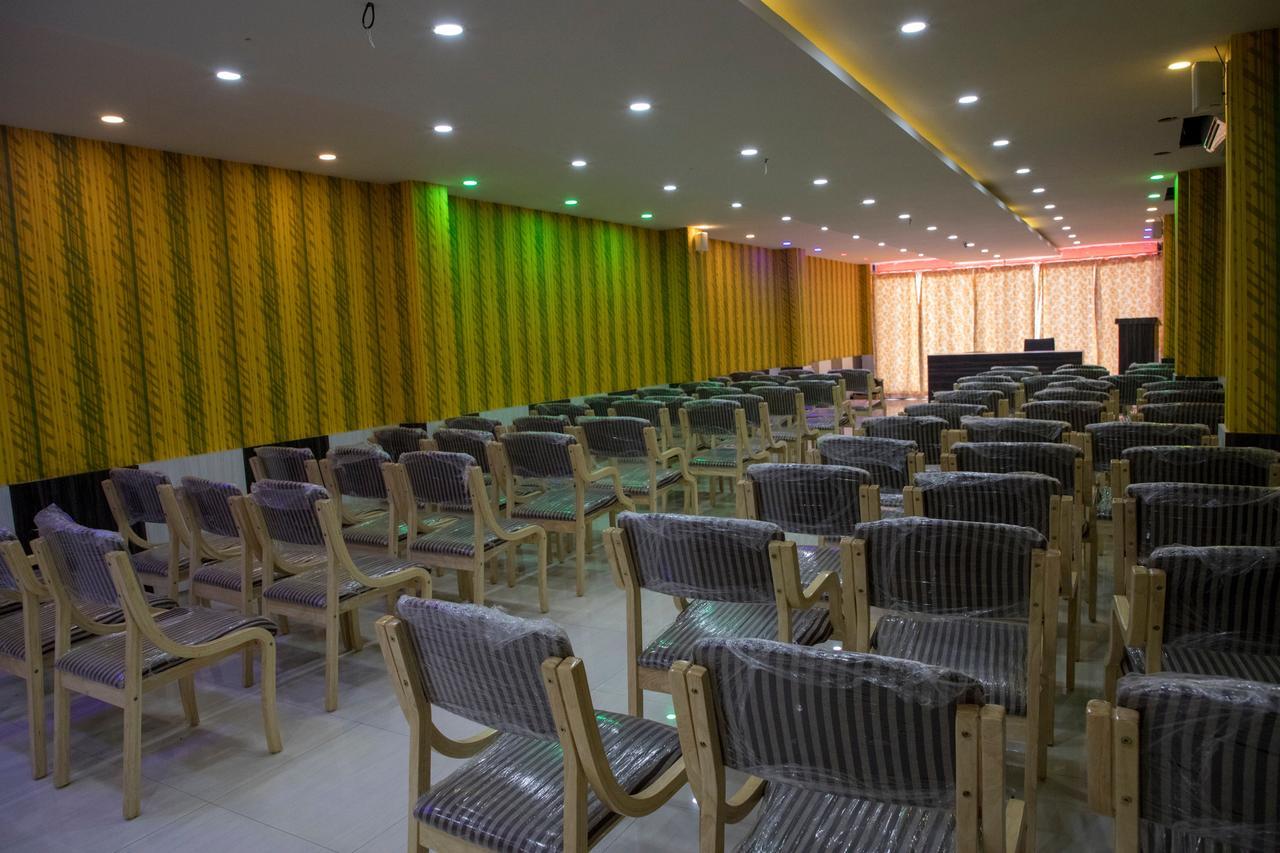 Oyo 11346 Hotel Tazz Odisha Bhubaneswar Exterior foto